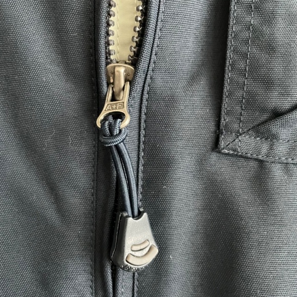 Abercrombie and Fitch - Picture 7 of 7